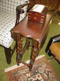 SMALL TWIST LEG GATE LEG TABLE