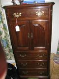 DRAWERS/DOOR CABINET IN BEDROOM