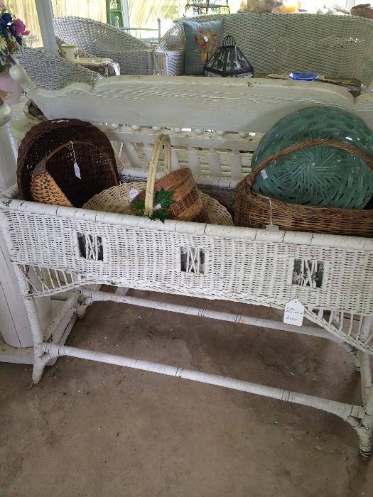   Antique wicker planter & sofa; assorted baskets