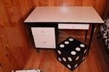 Vintage modern black and white desk and soft die seat
