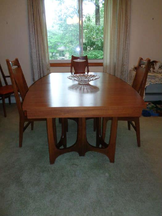 Dining Room table & Chairs