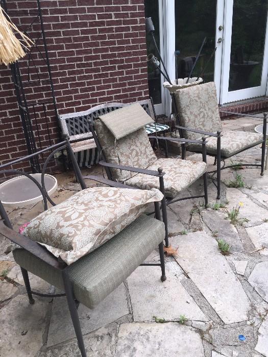 OUTDOOR FURNITURE / CHAIRS