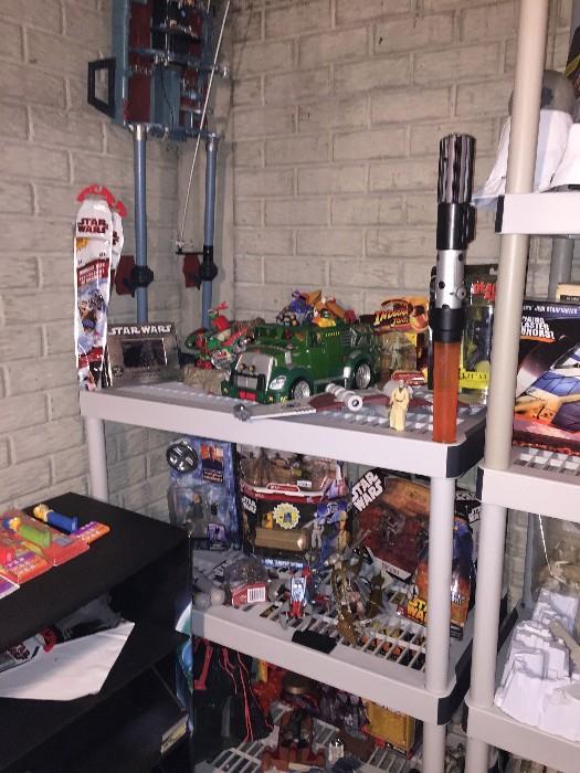 STAR WARS / NINJA TURTLES TOYS AND COLLECTABLES