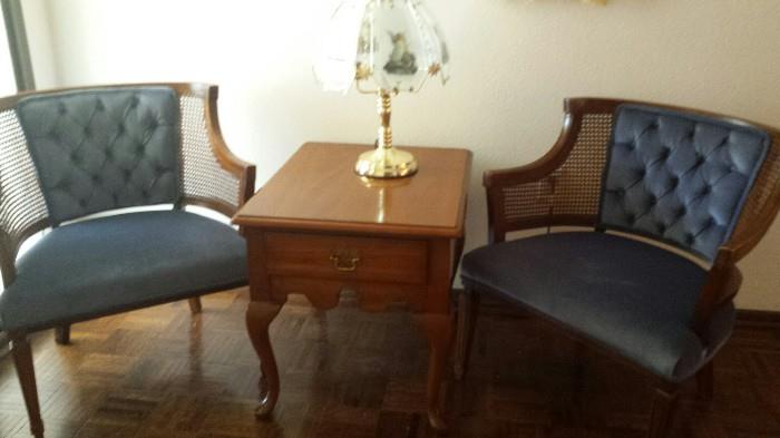 2 side chairs and Thomasville end table