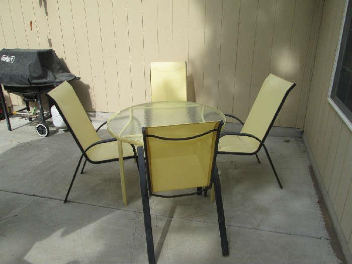 one of 4 patio/bistro sets