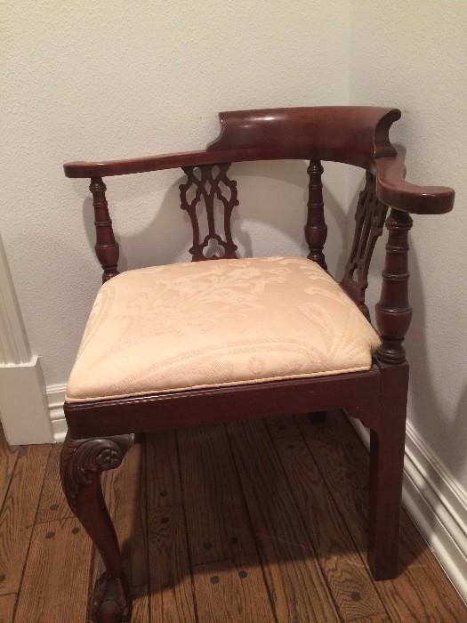               Elegant corner chair