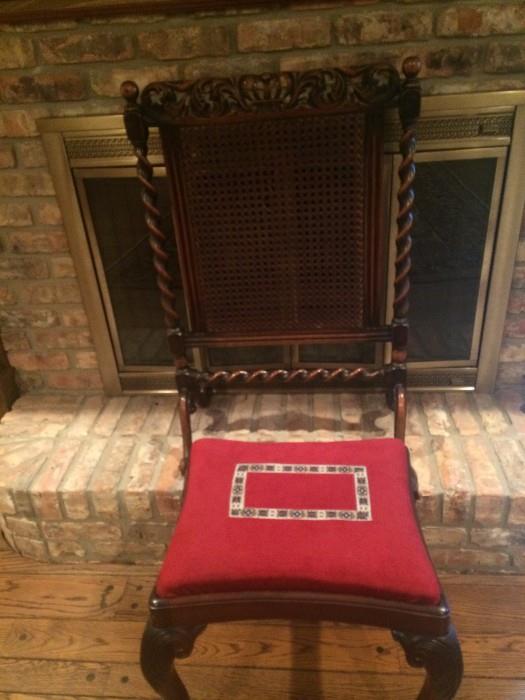 Extremely handsome barley twist fireplace screen and fireside bench