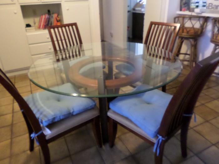 Retro Glasstop Table-4 chairs