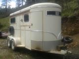 1987 Two Horse Stright Load Trailer
