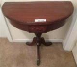 Antique Mahogany Duncan Phyfe Table 