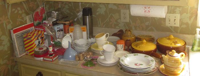 Miscellaneous kitchenware.