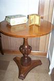 SOLD--Vintage round pedestal table.