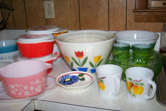 Great vintage kitchenware.