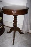 Vintage 3-leg table with one drawer.