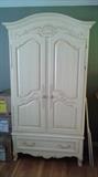 Wardrobe / Armoire