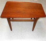 Beautiful Dunbar Style Table made with metal rods in stretchers for extra support