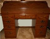 Roll Top Desk in Nice Condition