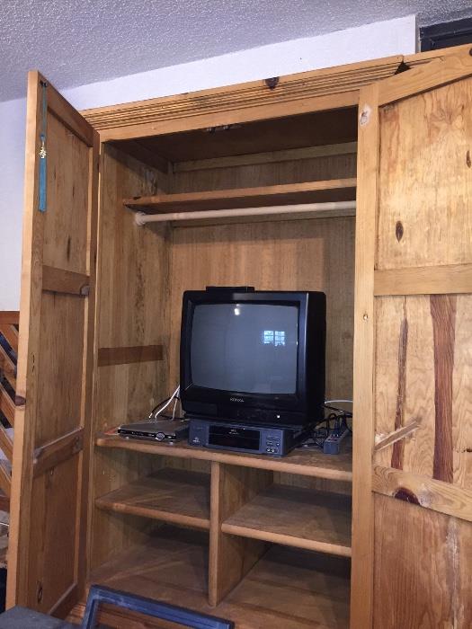 Set of 3 wardrobe cabinets w/shelves