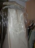 BRAND NEW>>>NEVER WORN WEDDING GOWN