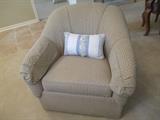 Ethan Allen Swivel Chair