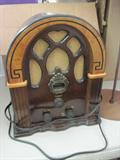 Antique style radio