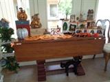 drop leaf table/seasonal decor