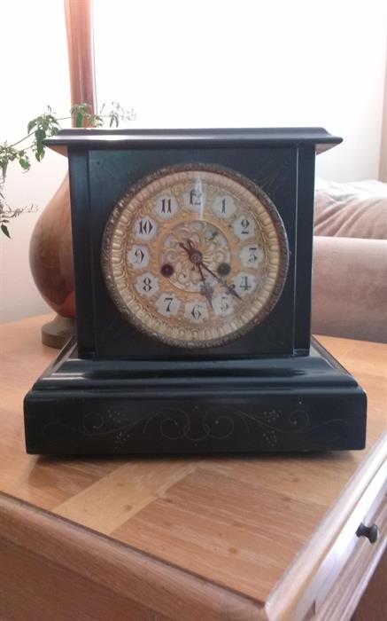 antique mantle clock