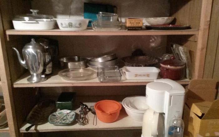 Tupperware, pyrex and small kitchen appliances