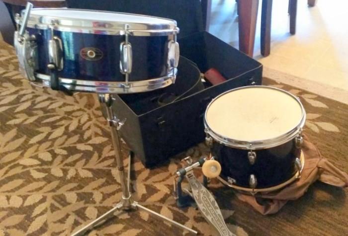 Drums, 1960s slingerland. Dark blue with flake snare and Tom with case and extras.
