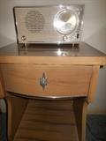Working vintage radio/lovely night stand