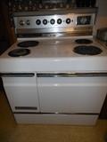 Vintage working electric stove with side broiler
