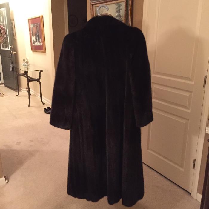 Black diamond Full -length mink coat size medium / large LIKE NEW  beautiful condition