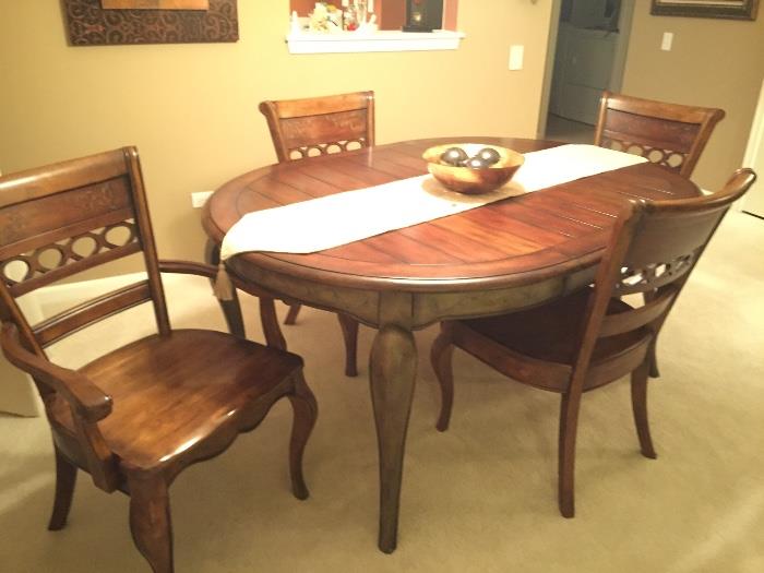Dining room sets table W/ 4 chairs 66" X 42" one 18" Leave 