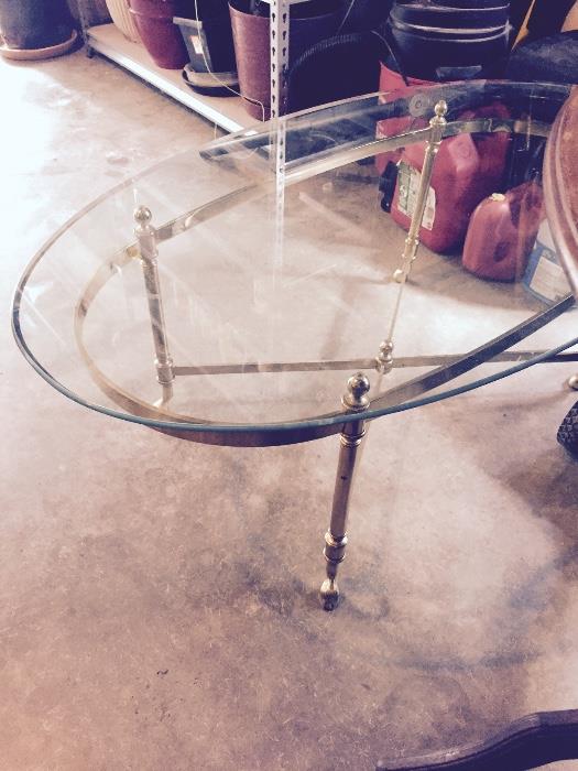 Oval glass table
