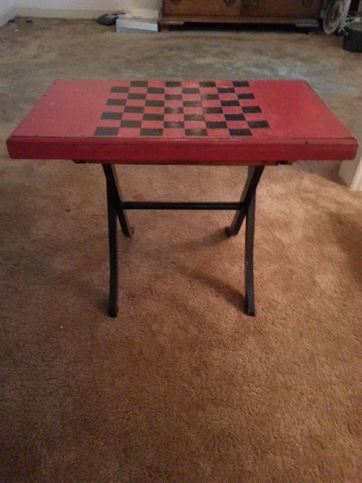 Folding game table