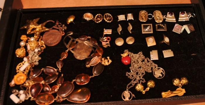 LARGE SELECTION OF COSTUME JEWELRY 