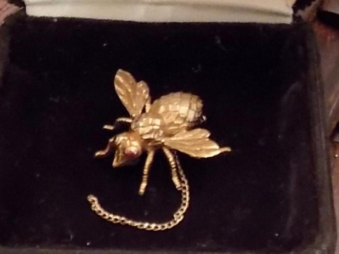 14kt gold bee pin