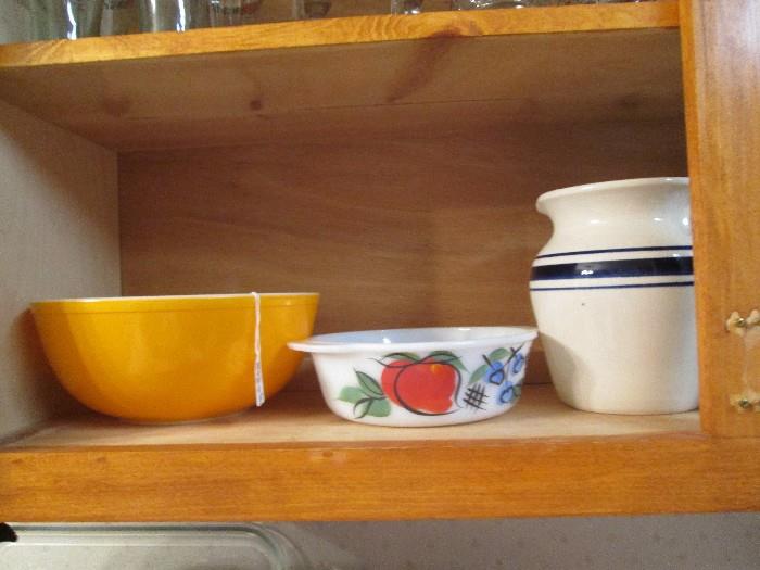 The ORANGE Pyrex mixing bowl is a rarely-seen color