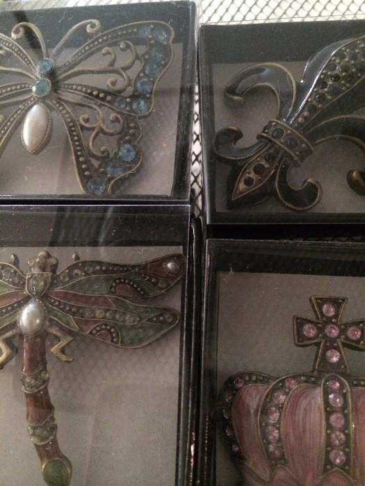    Boxed pins - butterfly, fleur de lis, dragonfly, crown