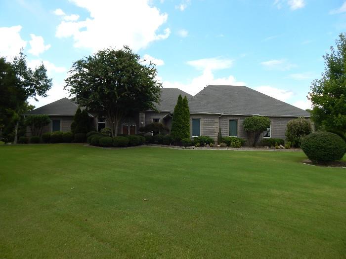 Affluent Pilot's Estate Sale in Collierville, TN starts on 8/28/2015