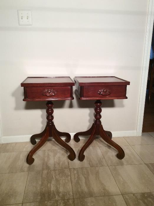 To ornate identical stands $200 for the set Height is 26 inches
The width is 15 inches
Depth is 15 inches