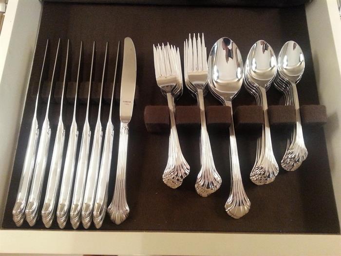 Gorham 18/8 stainless flatware - pattern "Grande Quintette"  discontinued. Produced 2001 through 2004.
