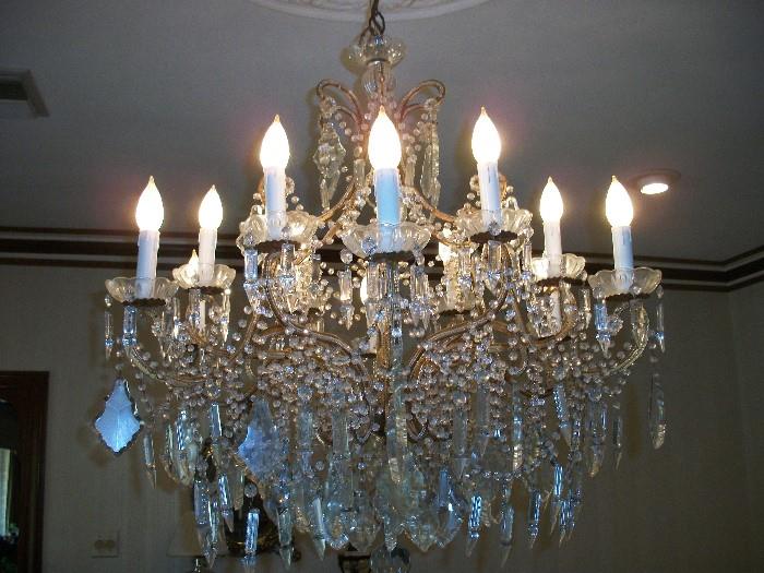 12 Arm HUGE Crystal Chandelier--Just Glorious!