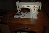 Singer Fashion Mate Sewing Machine, Model 237, "Heavy Duty" "Zig Zag".
