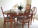 Ethan Allen Table and 4 Chairs