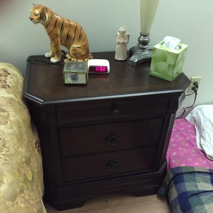 Pair of these quality night stands