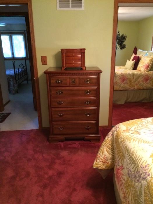 Bassett 6-piece bedroom suite