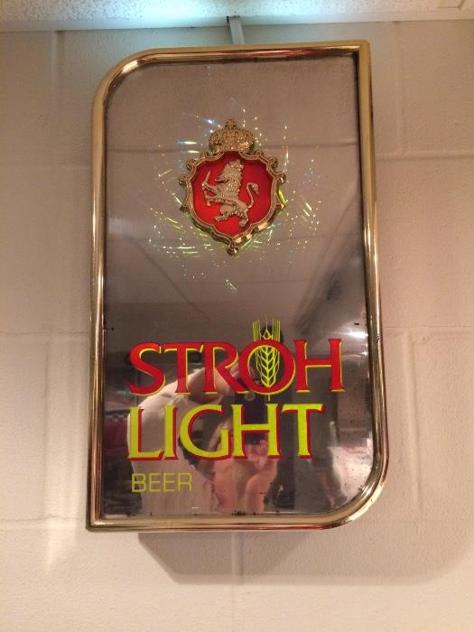 Strohs motion beer light