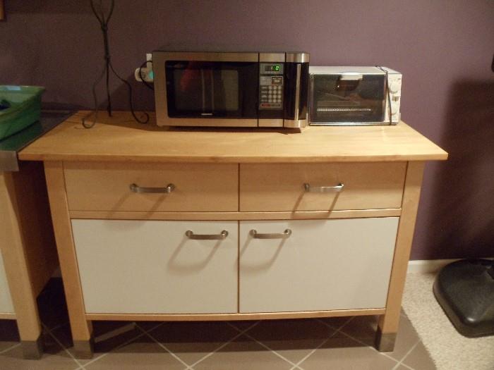 Free-standing cabinet/microwave/toaster oven