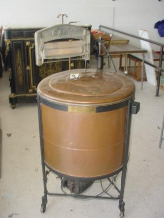 Early copper EASY electric wash machine, in like new condition, fabulous item